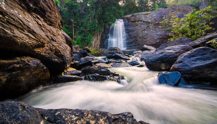 4 increíbles cascadas cerca de la ciudad de Wayanad